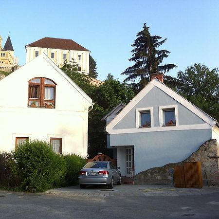 Galeria Villa Veszprém Стая снимка
