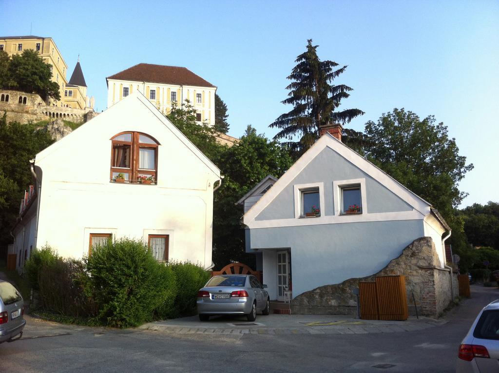 Galeria Villa Veszprém Стая снимка
